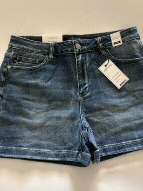 Judy Blue Mid Rise Cuffed Denim Shorts Med Blue Size XL NWT